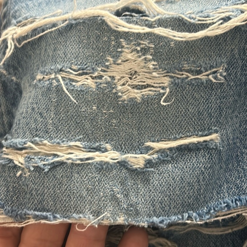 Damaged see pictures Wrangler Women's Distressed Straight Leg Blue Jeans - Picture 7 of 9